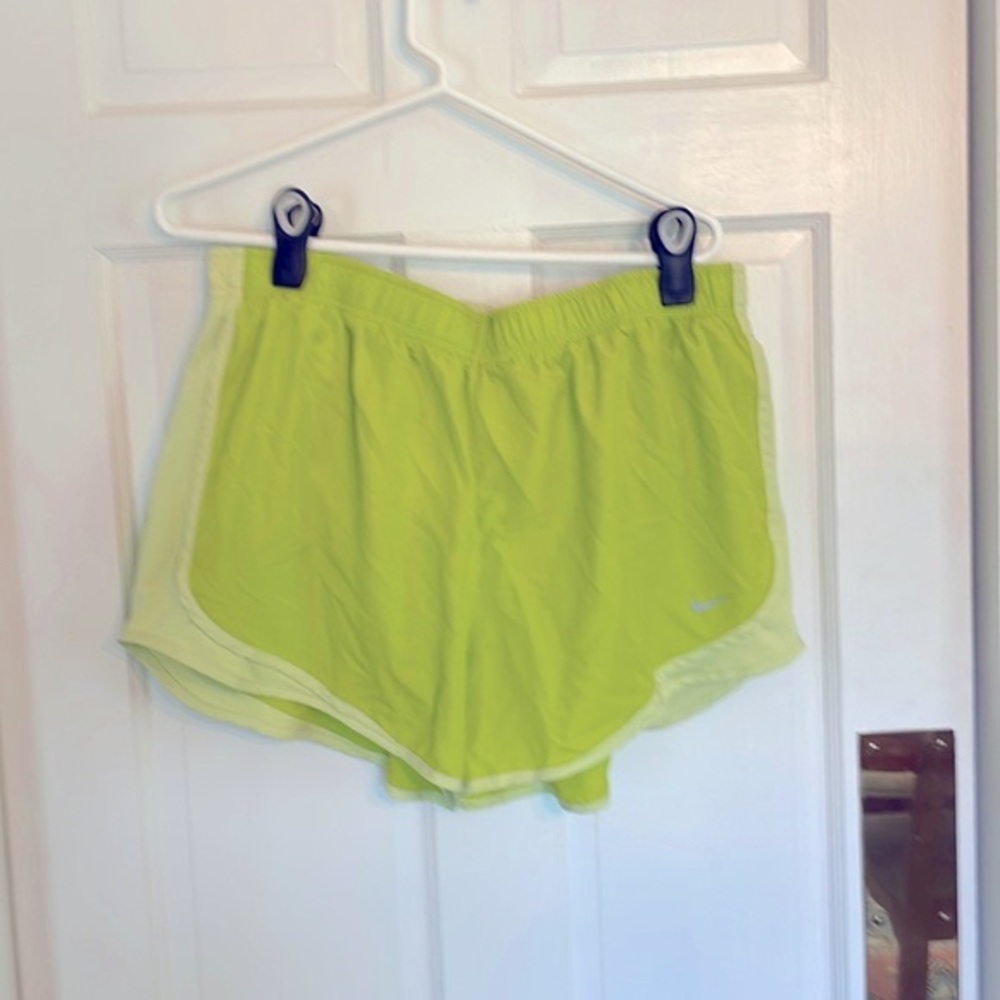 Plus size Nike Tempo Shorts